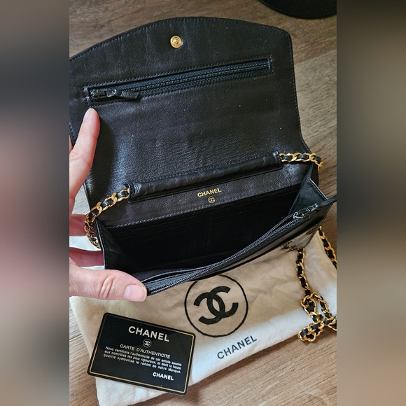 Chanel WOC in Black Patent Leather Vintage in EUC w/COA and dustbag - Picture 11 of 14